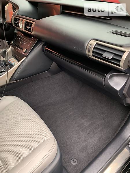 Седан Lexus IS 2015 в Одесі фото 26 Седан Lexus IS 2015 в Одесі
