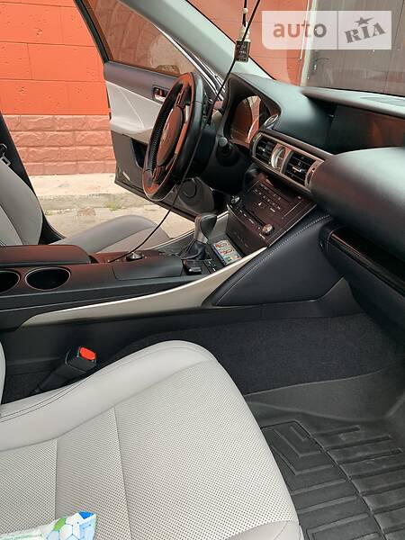 Седан Lexus IS 2015 в Одесі фото 33 Седан Lexus IS 2015 в Одесі