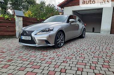 Седан Lexus IS 2015 в 