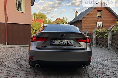 Седан Lexus IS 2015 в 