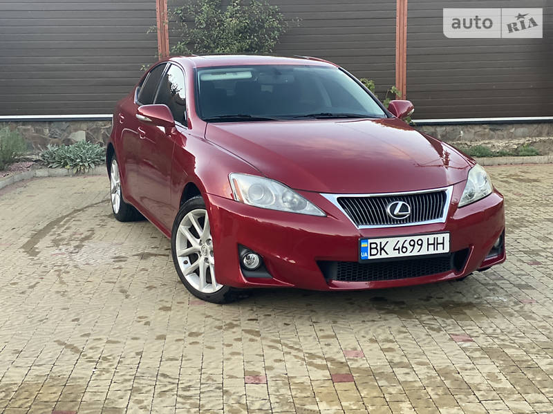Седан Lexus IS 2011 в 