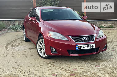 Седан Lexus IS 2011 в 