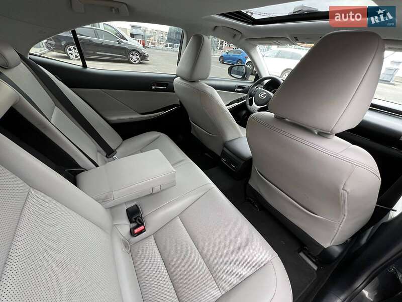 Седан Lexus IS 2014 в Днепре