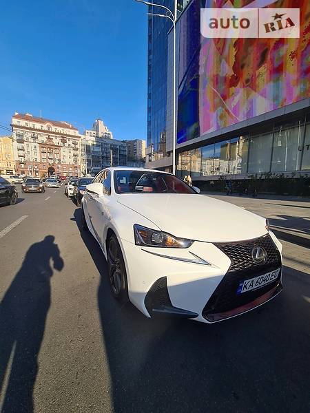 Седан Lexus IS 2017 в Киеве
