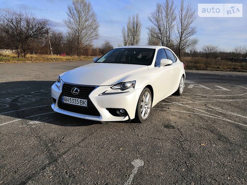 Седан Lexus IS 2015 в Дніпрі