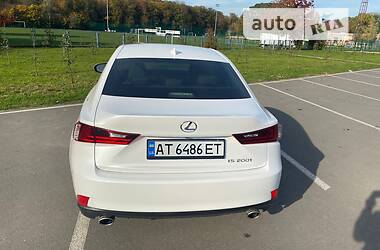 Седан Lexus IS 2015 в Івано-Франківську