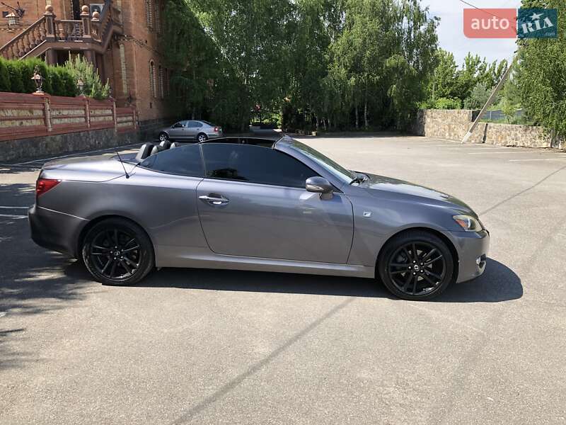 Седан Lexus IS 2014 в Гнивани
