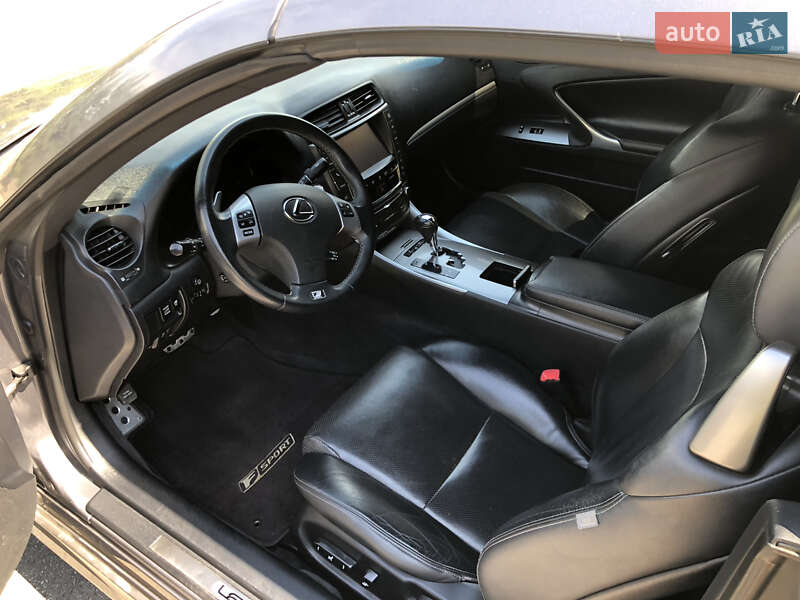 Седан Lexus IS 2014 в Гнивани