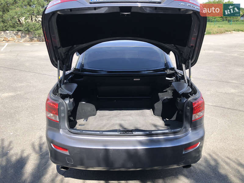 Седан Lexus IS 2014 в Гнивани