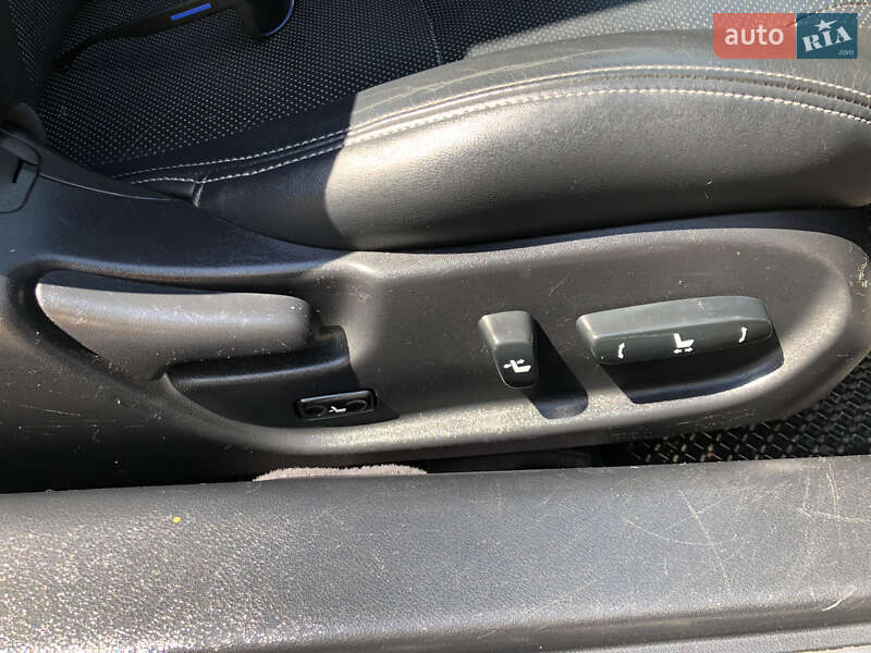 Седан Lexus IS 2014 в Гнивани