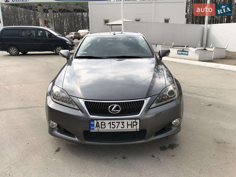 Седан Lexus IS 2014 в Гнивани