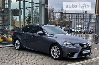 Седан Lexus IS 2016 в 