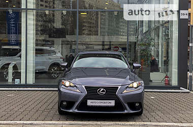 Седан Lexus IS 2016 в 