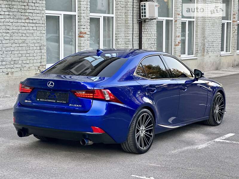 Седан Lexus IS 2016 в Киеве
