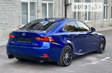 Седан Lexus IS 2016 в 