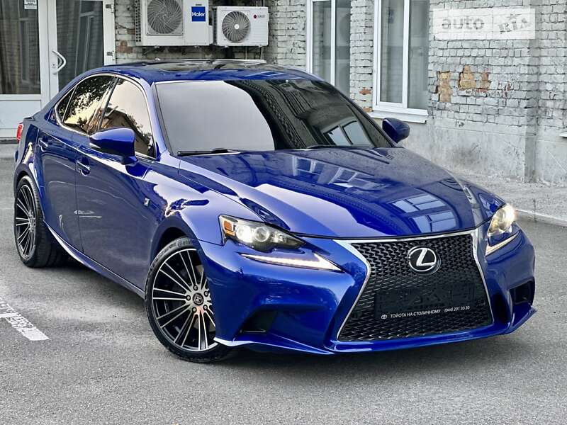 Седан Lexus IS 2016 в Киеве