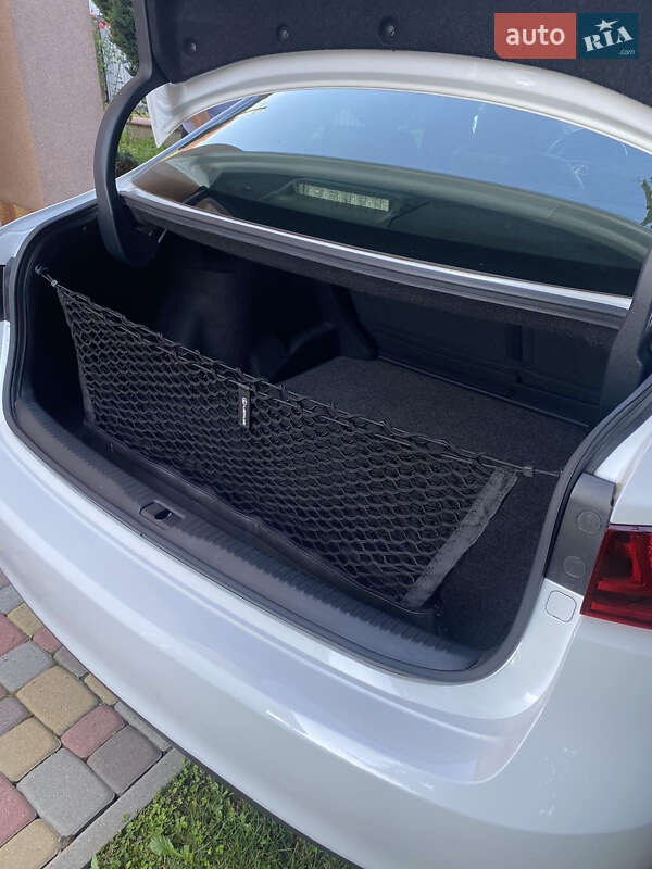 Седан Lexus IS 2014 в Тячеві фото 4 Седан Lexus IS 2014 в Тячеві