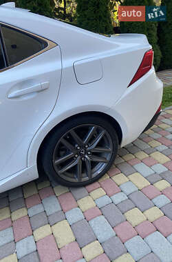 Седан Lexus IS 2014 в Тячеве