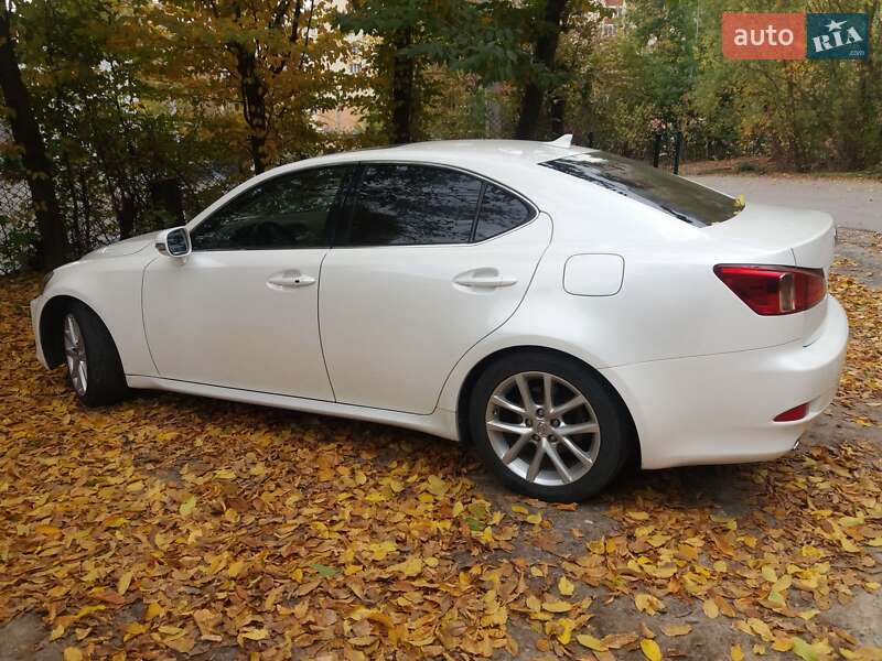 Седан Lexus IS 2013 в Хмельницком