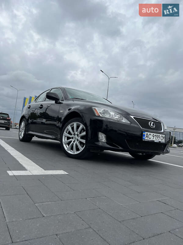 Седан Lexus IS 2008 в Луцьку