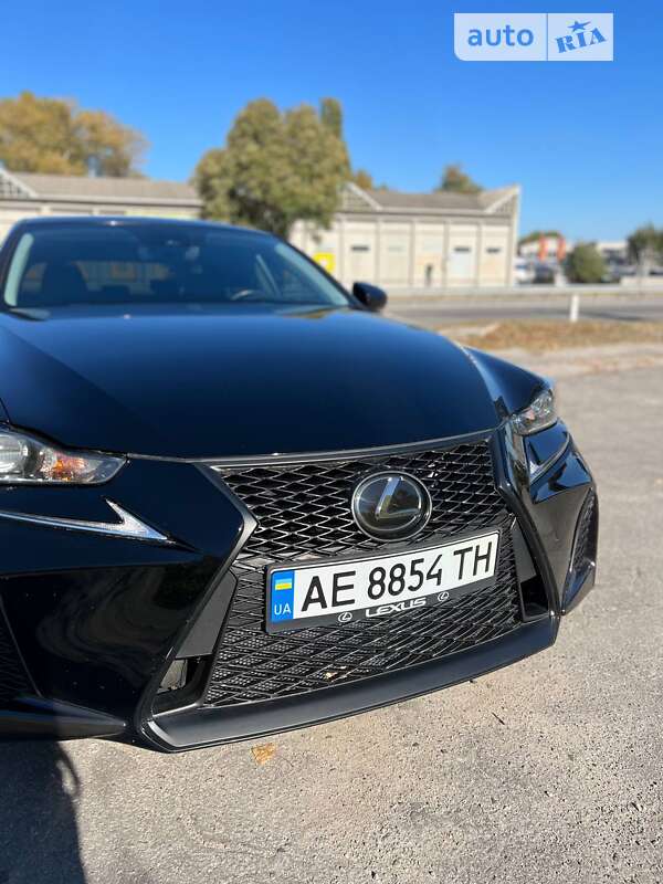 Седан Lexus IS 2017 в Дніпрі фото 2 Седан Lexus IS 2017 в Дніпрі