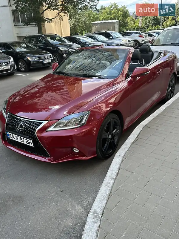 Lexus IS 2012