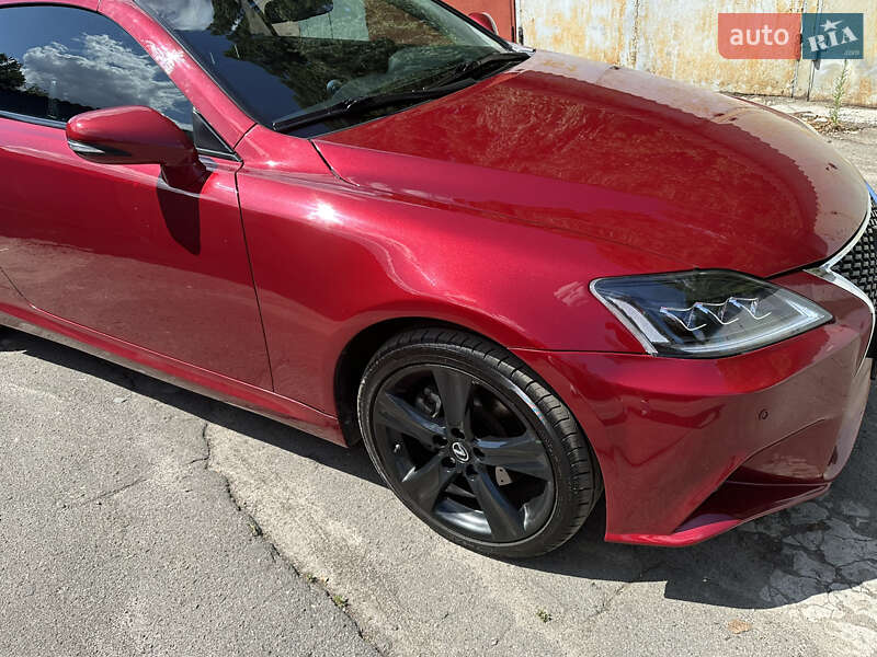 Кабриолет Lexus IS 2012 в Киеве