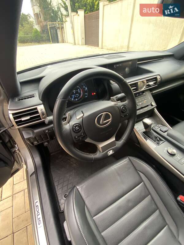 Седан Lexus IS 2015 в Одесі