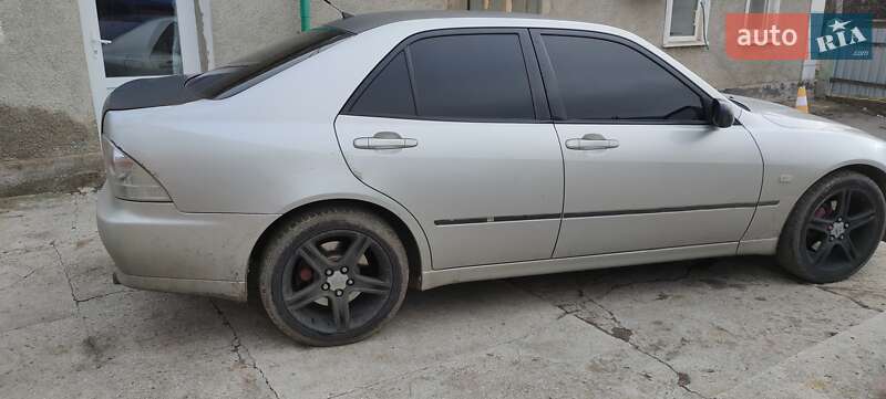 Седан Lexus IS 2001 в Одесі
