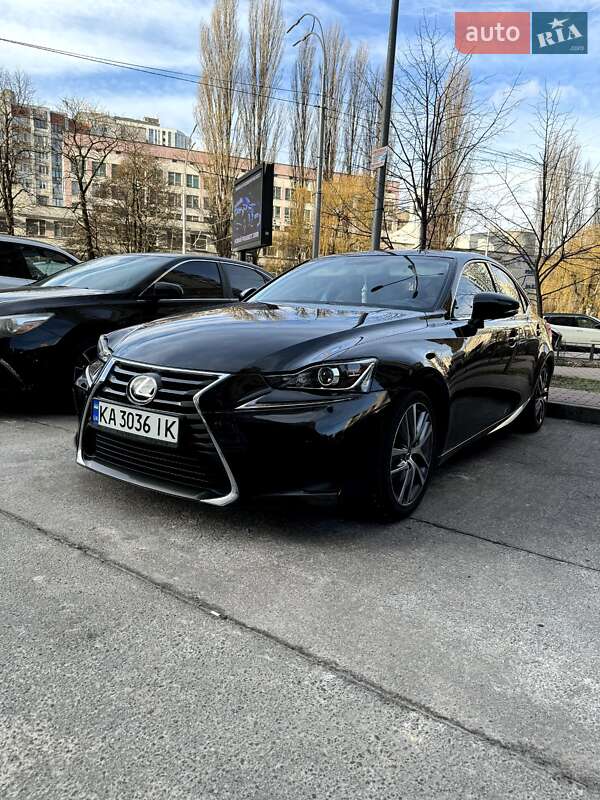 Седан Lexus IS 2017 в Києві