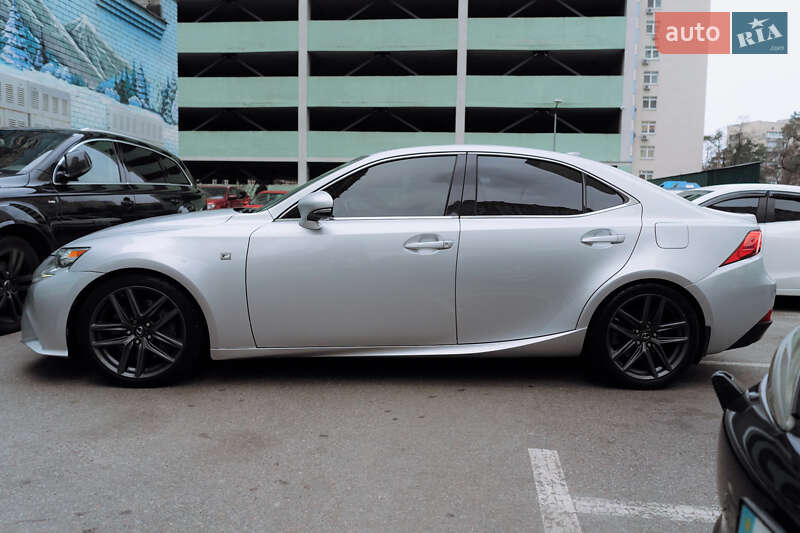 Седан Lexus IS 2013 в Киеве
