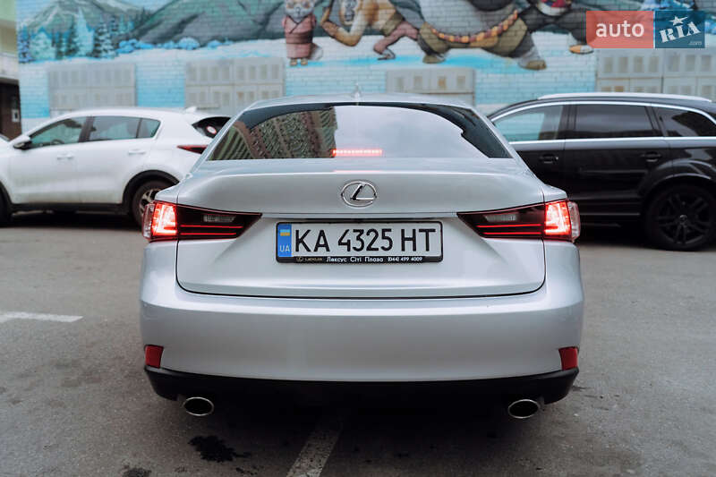 Седан Lexus IS 2013 в Киеве