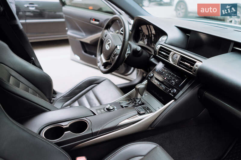 Седан Lexus IS 2013 в Киеве