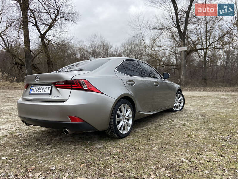 Седан Lexus IS 2013 в Полтаве