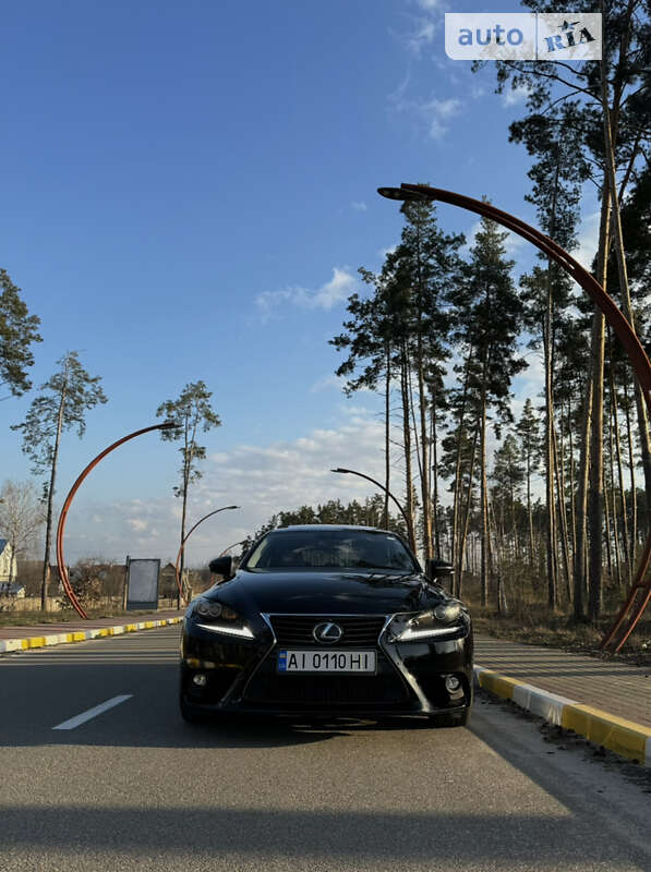 Седан Lexus IS 2016 в Киеве
