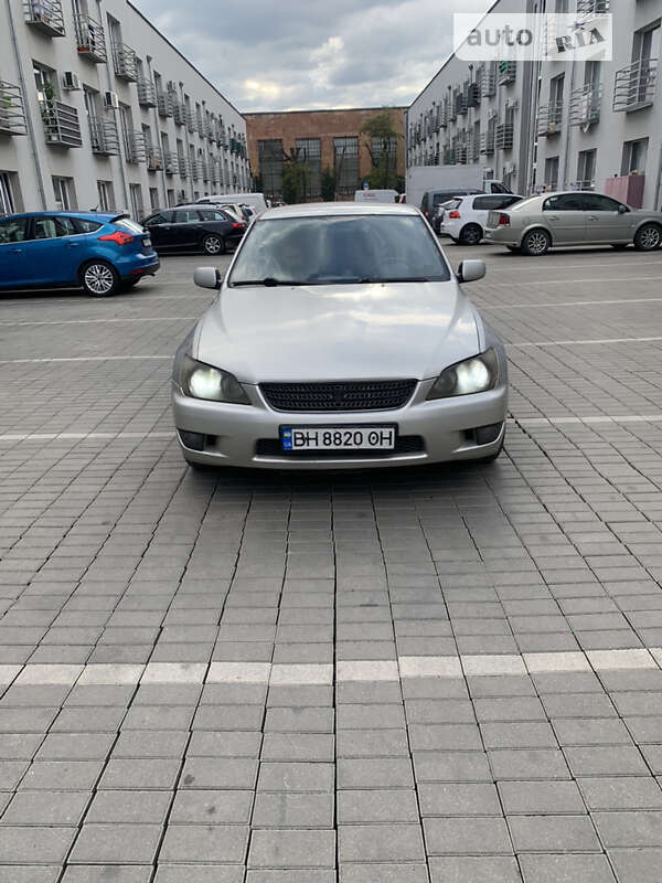 Седан Lexus IS 2000 в Одессе