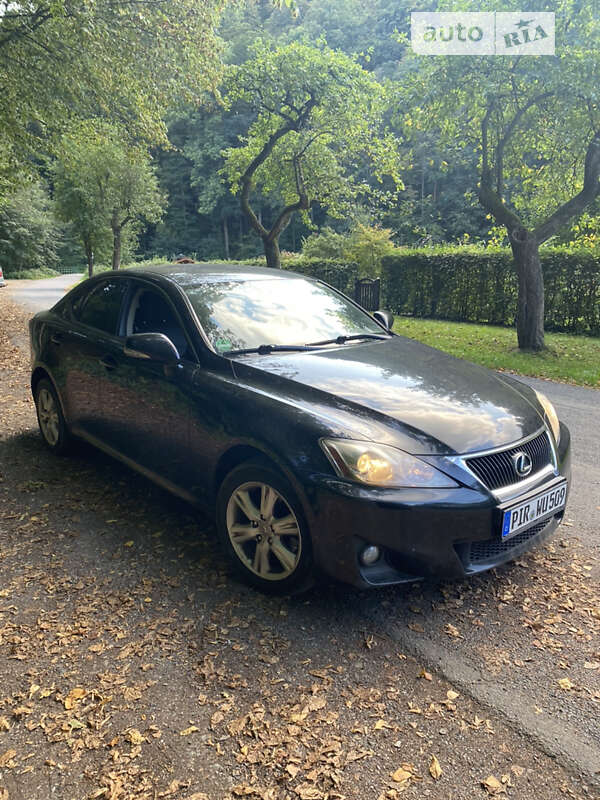 Седан Lexus IS 2010 в Львові