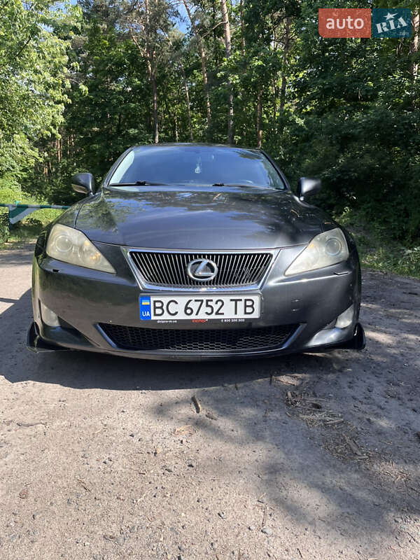 Седан Lexus IS 2007 в Жовкві