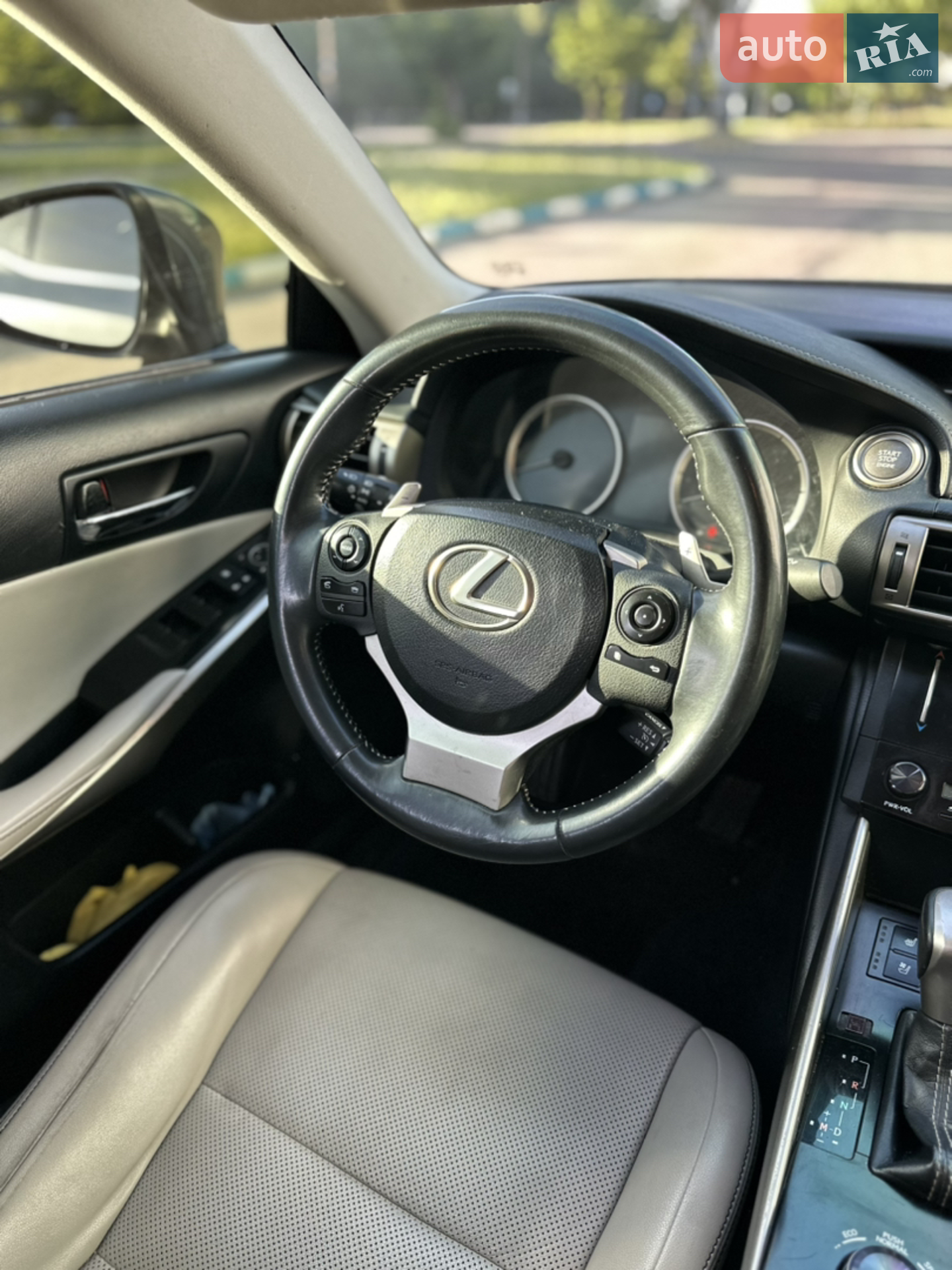 2014 Lexus IS - мініатюра 16