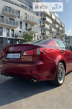 Седан Lexus IS 2012 в Києві