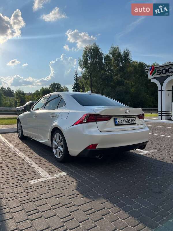 Седан Lexus IS 2015 в Киеве фото 7 Седан Lexus IS 2015 в Киеве