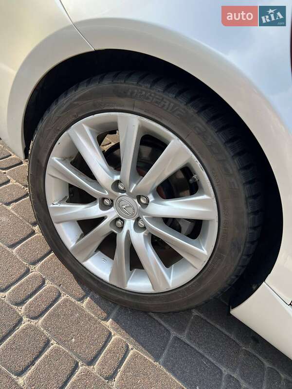 Седан Lexus IS 2015 в Киеве фото 16 Седан Lexus IS 2015 в Киеве