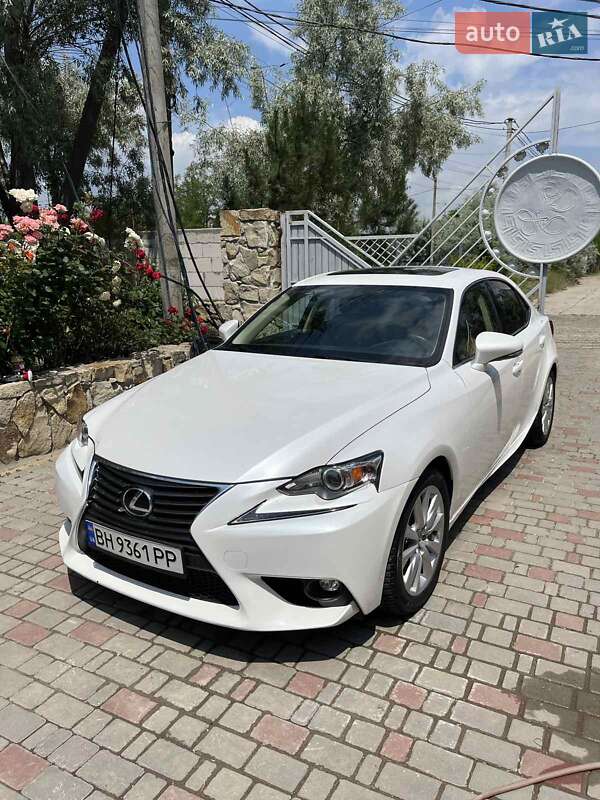 Седан Lexus IS 2016 в Одессе фото 4 Седан Lexus IS 2016 в Одессе