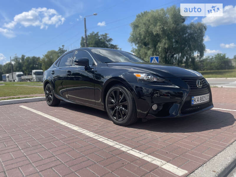 Седан Lexus IS 2014 в Киеве