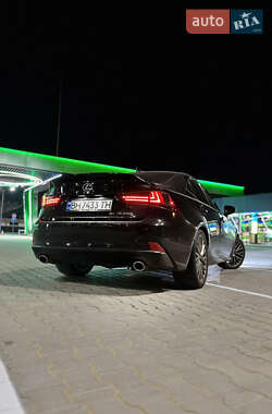 Седан Lexus IS 2013 в 