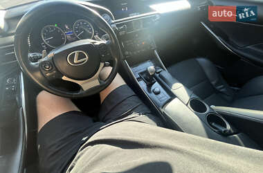 Седан Lexus IS 2013 в 