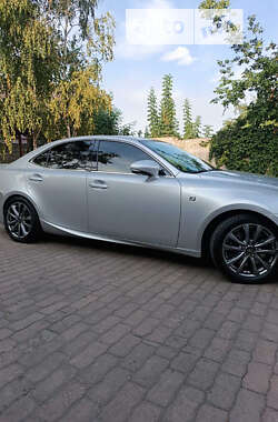 Седан Lexus IS 2016 в 