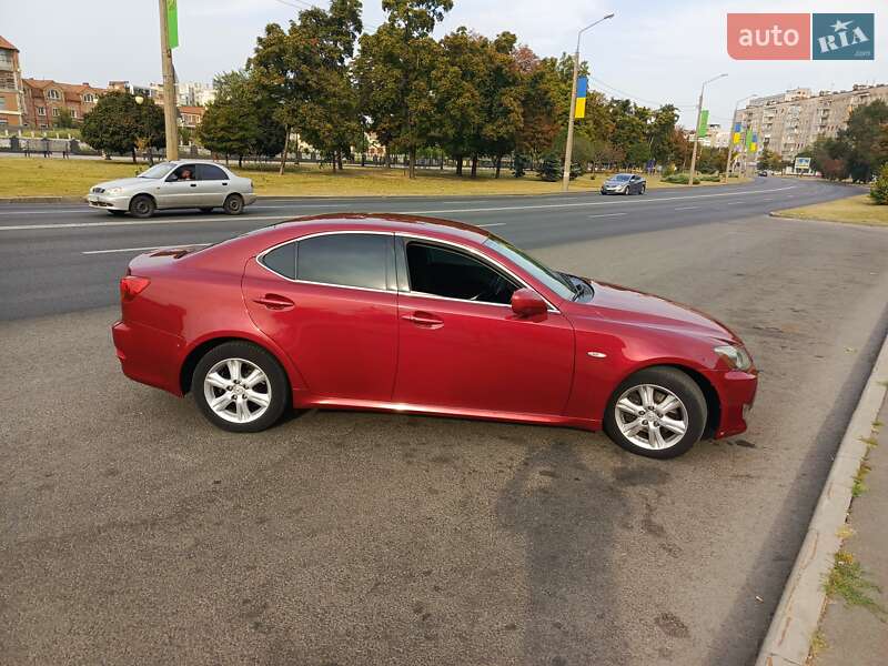 Lexus IS 2005