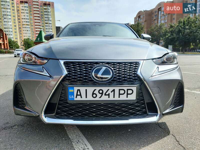 Седан Lexus IS 2018 в Киеве