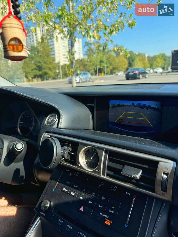 Седан Lexus IS 2016 в Киеве фото 13 Седан Lexus IS 2016 в Киеве